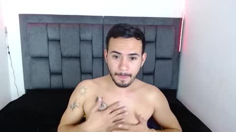 Snapshot of arontrey21_ chatting on September 12, 7:27 pm Adrian online show from September 12, 7:27 pm