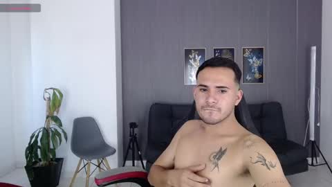 Snapshot of arontrey21_ chatting on September 15, 8:54 pm Adrian online show from September 15, 8:54 pm