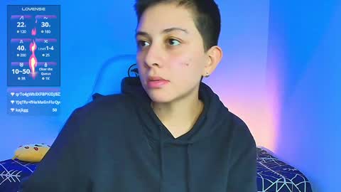 Snapshot of arontroy_wi chatting on January 31, 9:48 pm noah and ivy online show from January 31, 9:48 pm