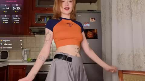 Snapshot of artemisa_meows chatting on December 5, 10:17 pm SEE U THURSDAY online show from December 5, 10:17 pm