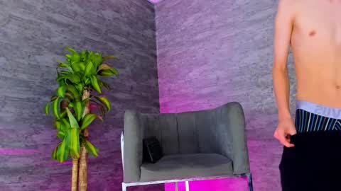 Snapshot of arthurcox_ chatting on September 13, 12:02 am arthurcox_ online show from September 13, 12:02 am