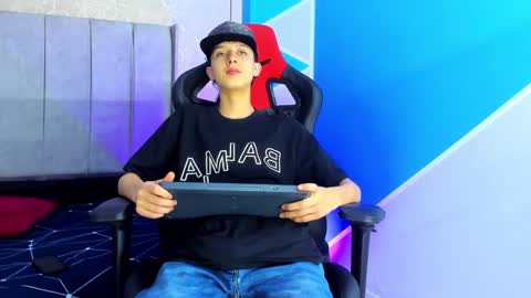 arthurcox_ online show from October 2, 11:36 pm