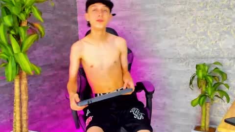 Snapshot of arthurcox_ chatting on September 9, 11:49 pm arthurcox_ online show from September 9, 11:49 pm