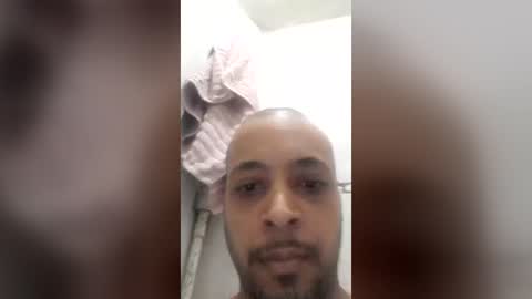 arthursantos32 online show from July 18, 3:14 pm