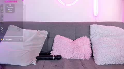 MIA OF artmiajoy online show from January 17, 6:12 pm