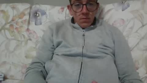 arturpaulval online show from February 8, 9:04 pm