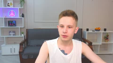 Snapshot of artycropp chatting on January 1, 2:09 pm Archie online show from January 1, 2:09 pm