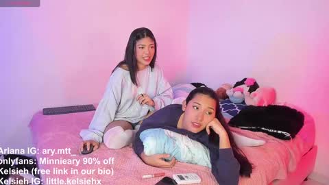 Snapshot of ary_and_kel chatting on December 6, 8:45 pm Ariana and Kelsieh online show from December 6, 8:45 pm