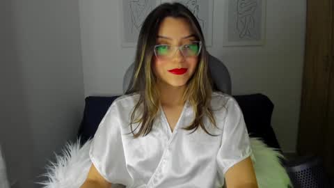 Snapshot of ary_cam230 chatting on December 26, 12:57 am Zahaara online show from December 26, 12:57 am