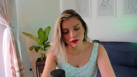 Snapshot of ary_cam230 chatting on February 15, 9:26 pm Zahaara online show from February 15, 9:26 pm