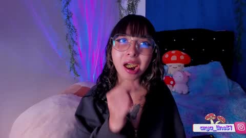 Snapshot of arya_line chatting on February 6, 1:16 am Arys online show from February 6, 1:16 am