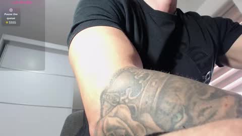 AryanAian1 online show from October 18, 11:36 am