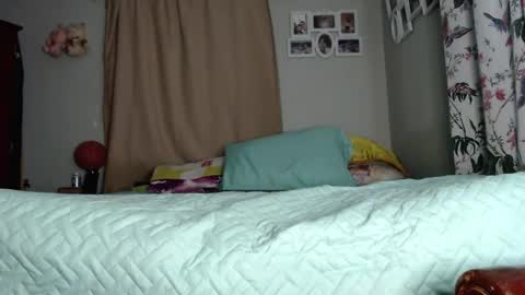 ximena online show from December 4, 2:11 am