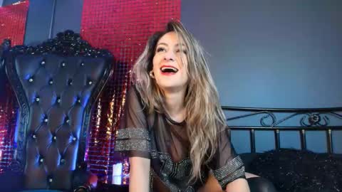 Catalina online show from October 9, 11:15 am