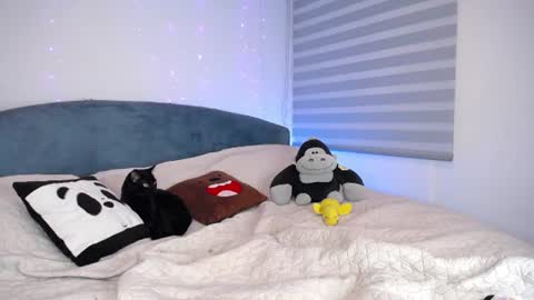  Aschly  online show from June 25, 5:12 am