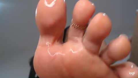Snapshot of ash_nicefeet chatting on January 19, 6:20 am ashley online show from January 19, 6:20 am
