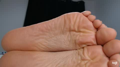 Snapshot of ash_nicefeet chatting on February 17, 3:25 am ashley online show from February 17, 3:25 am