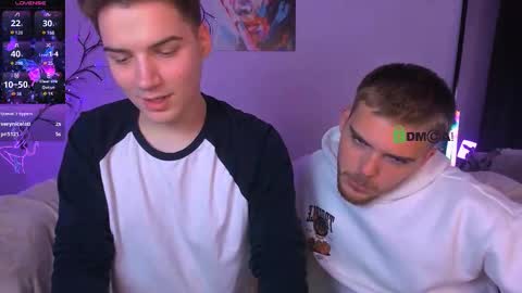 ash_raven_ online show from September 22, 8:24 pm