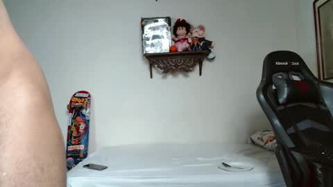 Snapshot of ash_wingrant chatting on February 21, 4:18 am ash_wingrant online show from February 21, 4:18 am