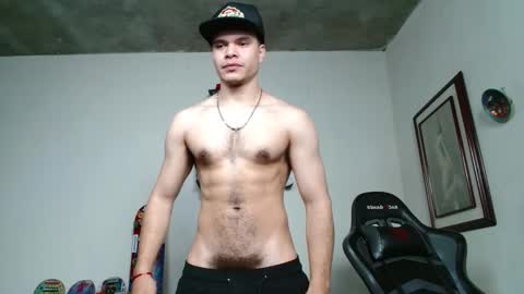 Snapshot of ash_wingrant chatting on March 7, 7:52 am ash_wingrant online show from March 7, 7:52 am