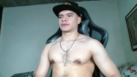 Snapshot of ash_wingrant chatting on February 27, 9:29 am ash_wingrant online show from February 27, 9:29 am