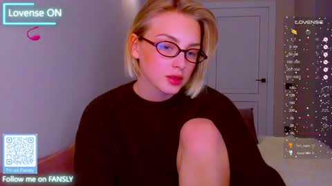 your pretty Ashley online show from January 28, 6:07 pm