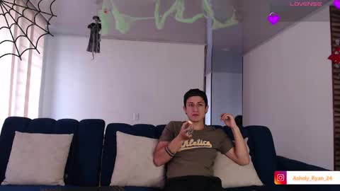 Ashley And Ryan  online show from October 14, 7:39 pm