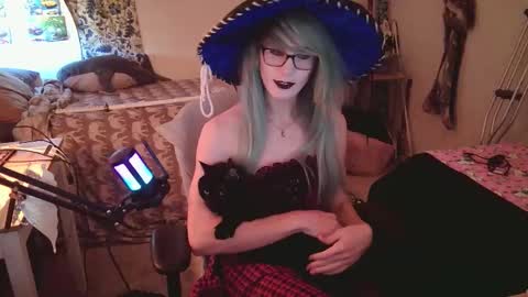 Ashley Scarlett online show from October 29, 5:15 pm