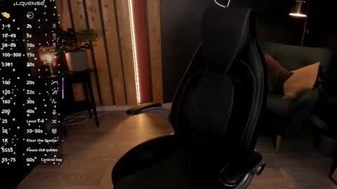 Ash online show from November 18, 12:30 pm