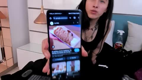 Ashkoreh online show from November 26, 6:59 pm