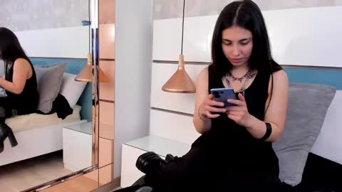 Ashkoreh online show from October 17, 8:24 pm