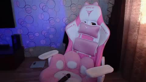   Yasmina   online show from October 15, 5:00 am