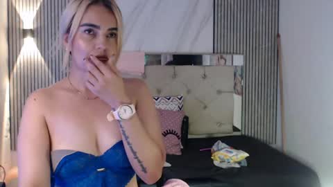 ashley__tylor online show from May 12, 9:02 pm