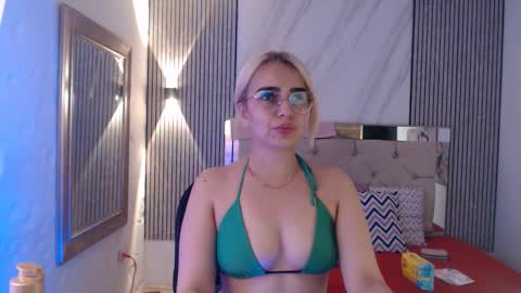 ashley__tylor online show from March 16, 12:36 am