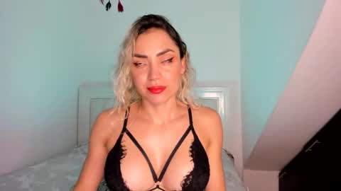 Snapshot of ashley_blair chatting on February 28, 12:20 pm ashley_blair online show from February 28, 12:20 pm