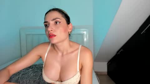 Snapshot of ashley_blair chatting on February 13, 10:11 pm ashley_blair online show from February 13, 10:11 pm