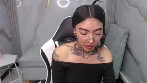 ashley_blum_v online show from October 29, 8:20 pm