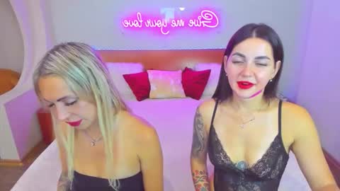 Snapshot of ashley_crashly chatting on September 14, 1:23 pm Alina online show from September 14, 1:23 pm