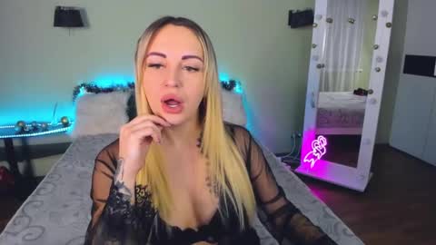 Snapshot of ashley_crashly chatting on January 17, 7:30 am Alina online show from January 17, 7:30 am