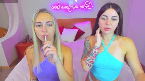 Snapshot of ashley_crashly chatting on September 18, 1:26 pm Alina online show from September 18, 1:26 pm