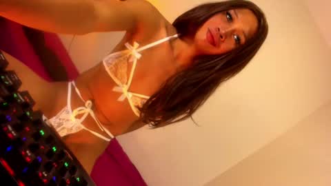 ashley_cummer online show from June 24, 2:57 pm