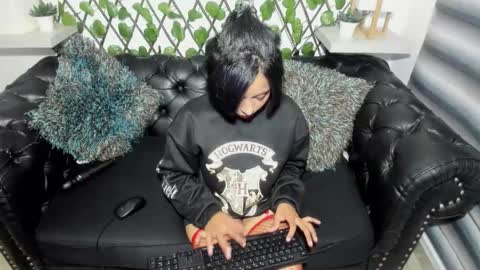 Asheey online show from November 3, 4:02 am