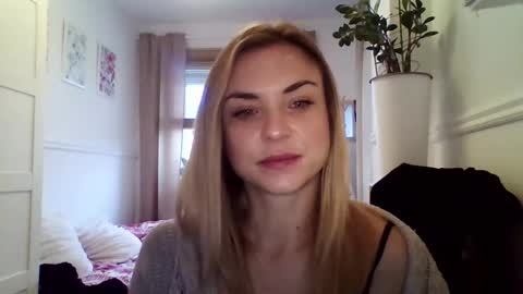 AshleyPerfect online show from December 15, 7:37 am