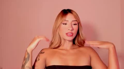 Snapshot of ashleyroys_111 chatting on October 14, 3:59 pm dahiana online show from October 14, 3:59 pm