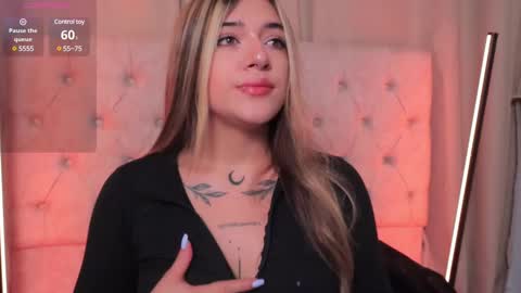 Snapshot of ashleyvalirya chatting on February 17, 3:58 am Ashley Lauren online show from February 17, 3:58 am