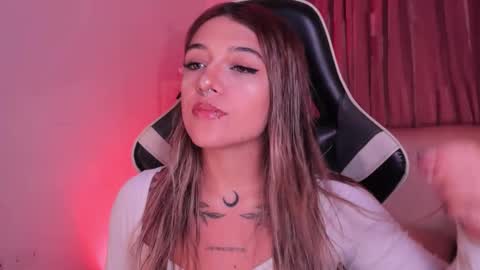 Ashley Lauren online show from January 6, 4:05 am