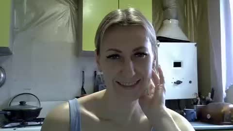 AshleyXHoney online show from November 5, 7:10 am