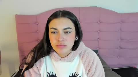 Snapshot of ashleyy_ls chatting on September 10, 2:56 am kylie online show from September 10, 2:56 am