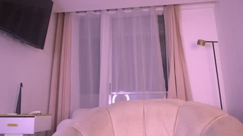 Snapshot of ashleyyfox_ chatting on February 1, 1:34 am Ashley Fox online show from February 1, 1:34 am