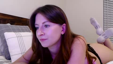 Snapshot of ashleyyylove13 chatting on December 6, 6:31 am Ashley Love online show from December 6, 6:31 am